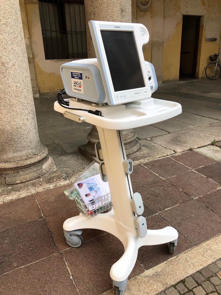 Ancos dona un ventilatore polmonare all'ospedale di Novara 