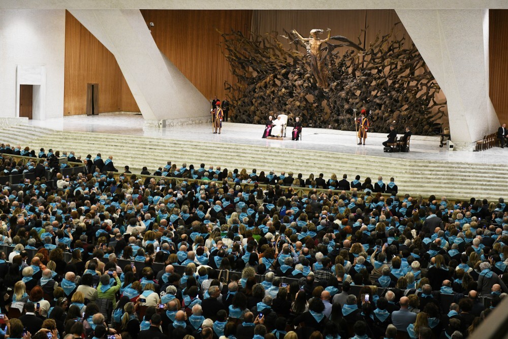 Il Papa agli artigiani: “Le macchine replicano, voi inventate”