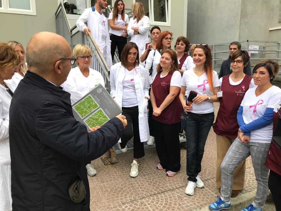 Trucchi e phon in ospedale: è il salone di bellezza delle estetiste e degli acconciatori di Confartigianato