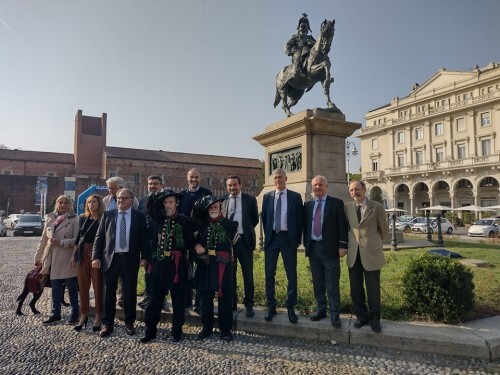 La statua del Re Galantuomo ha ritrovato il suo splendore