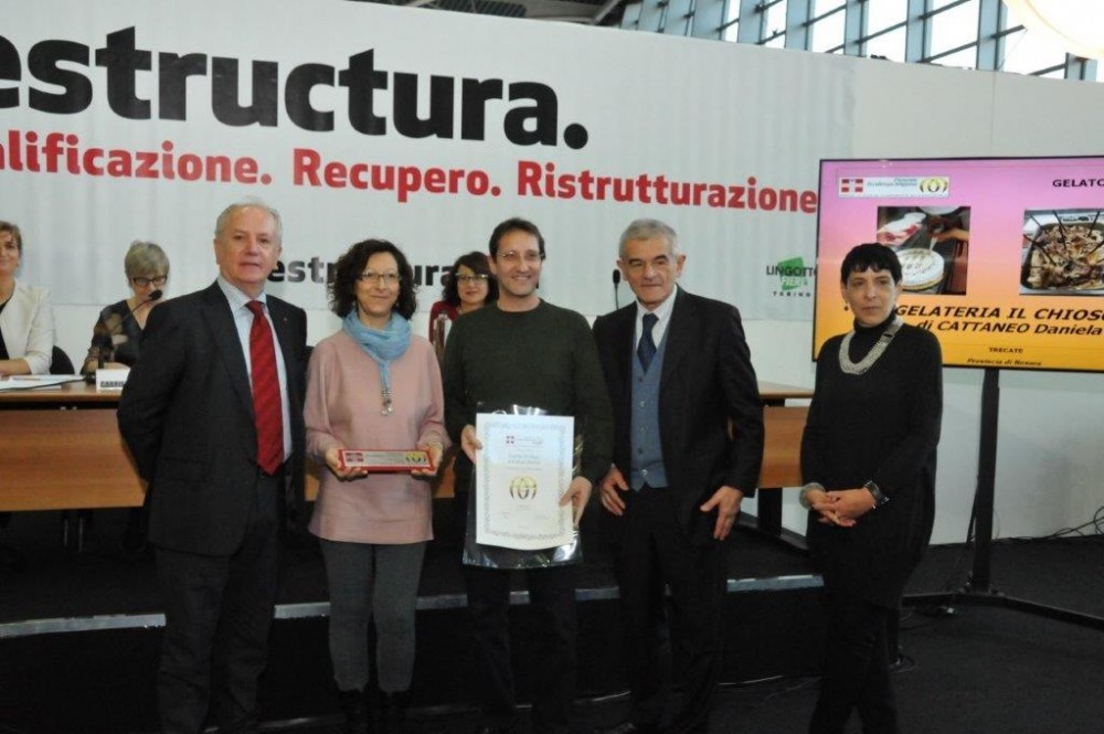 Sette nuovi "artigiani eccellenti" del Piemonte Orientale premiati da Chiamparino