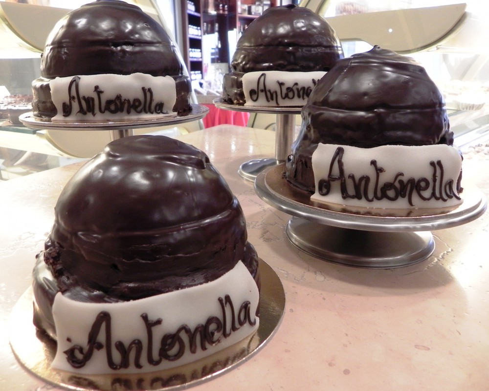 Ecco la pasticceria dove il cioccolato è da medaglia d'oro e il lievito madre ha 105 anni