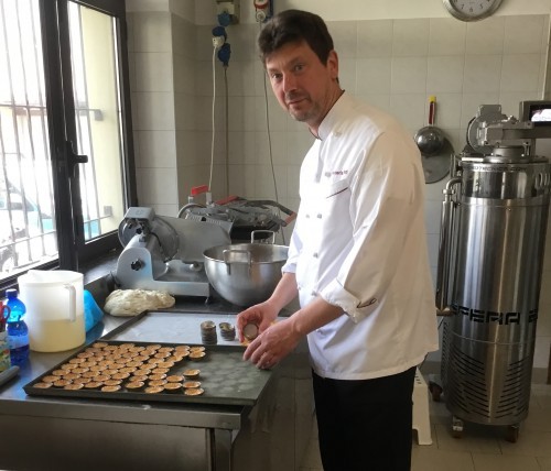 Ecco la pasticceria dove il cioccolato è da medaglia d'oro e il lievito madre ha 105 anni