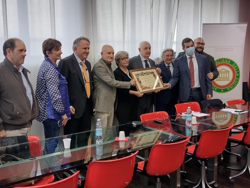 Premio nazionale Dino Villani alla nostra associata pasticceria Gramigni di Novara per il suo Pane di San Gaudenzio