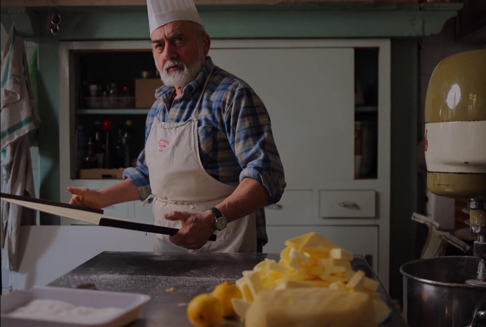 Il pasticciere che ha creato una tradizione: "La mia "fugascina" è nata dalla nostalgia di casa e dal coraggio"